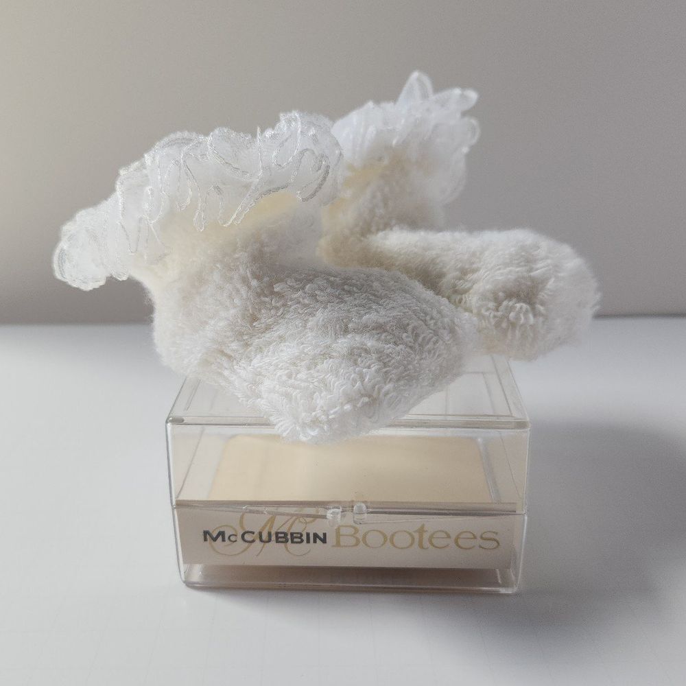 Vintage 1991 McCubbin Knit Bootees Booties Socks White New Born 6‎ Months